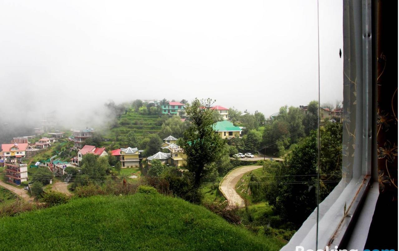 Divyansh Hotel Дармсала Экстерьер фото