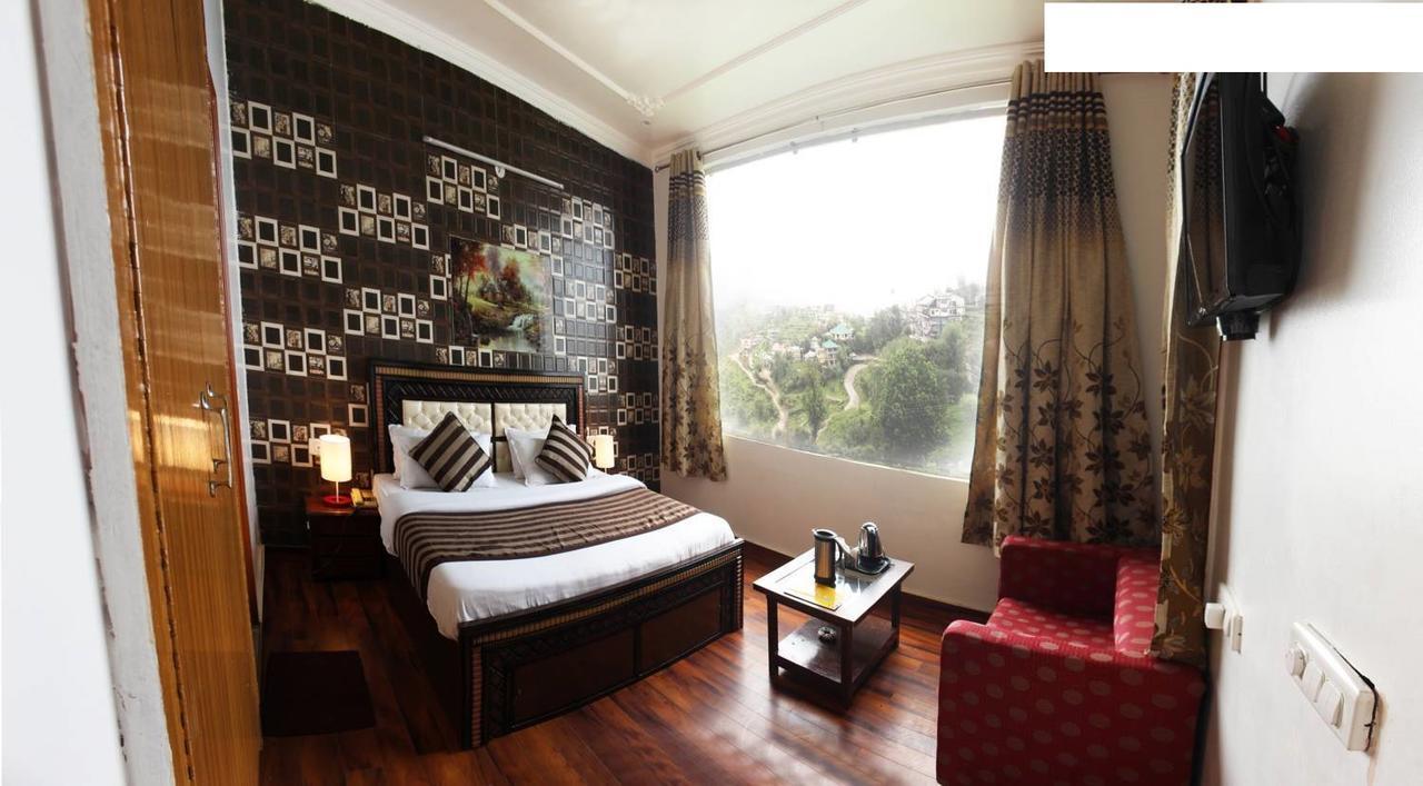 Divyansh Hotel Дармсала Экстерьер фото